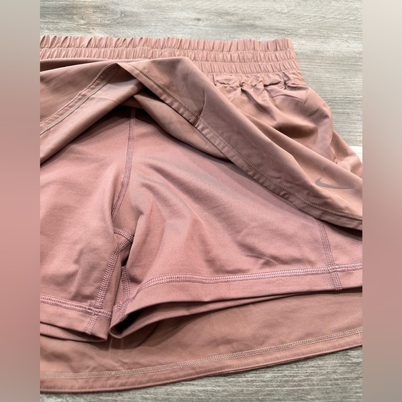 Nike Women's Dri-Fit Skort in Mauve - Picture 4 of 9